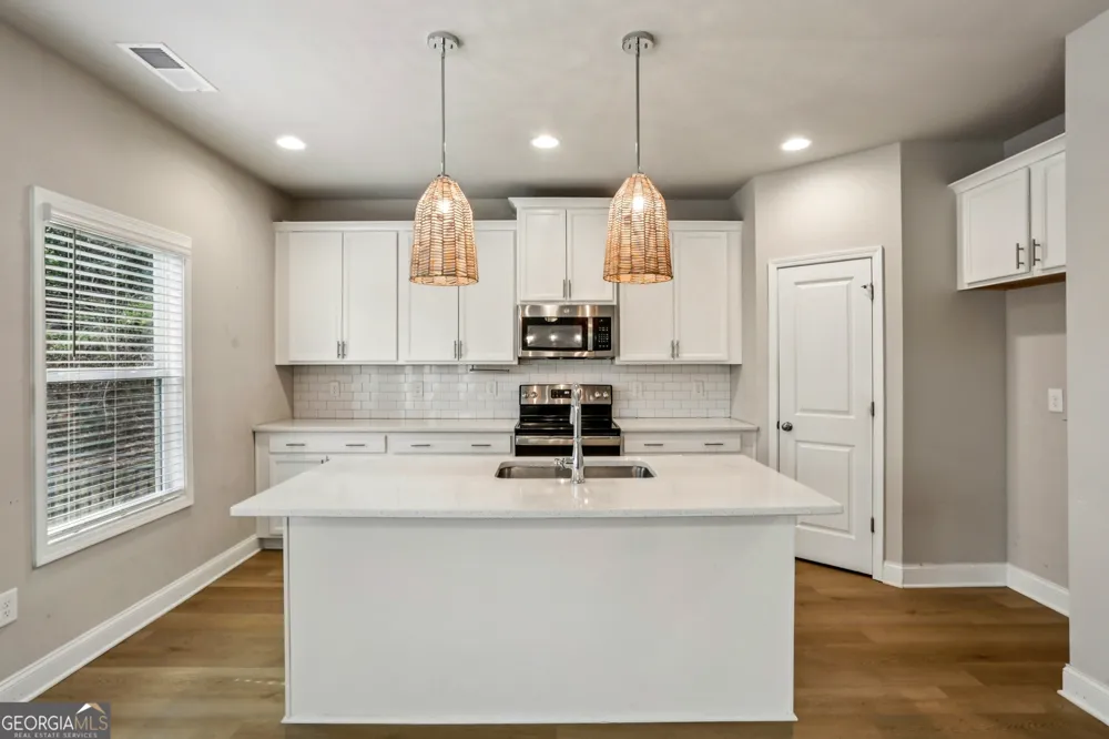 2099 Easterwood TER Decatur, GA 30032