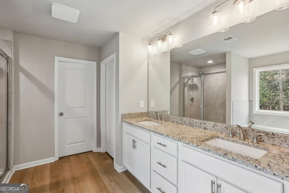 2099 Easterwood TER Decatur, GA 30032