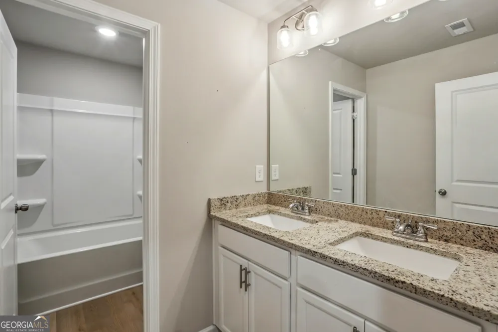 2099 Easterwood TER Decatur, GA 30032