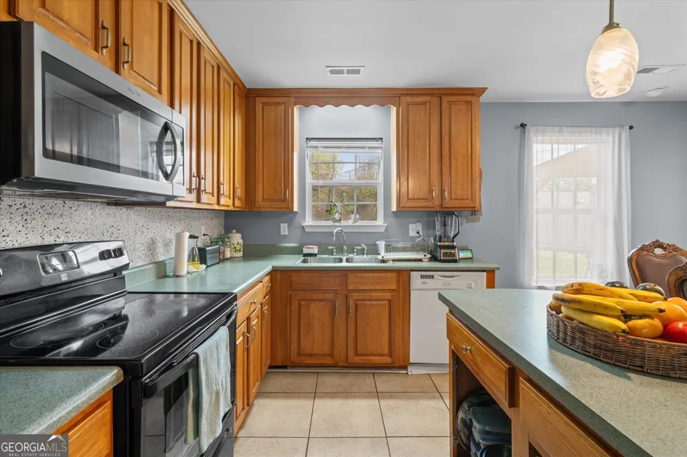 171 Bear Den CT Dalton, GA 30721