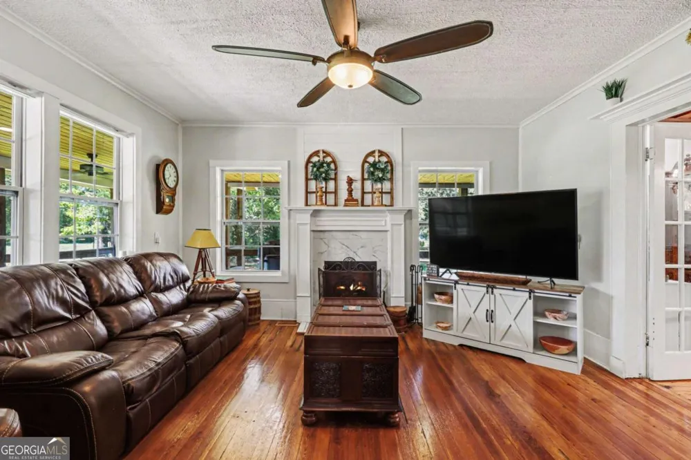 197 Hills Creek RD Taylorsville, GA 30178