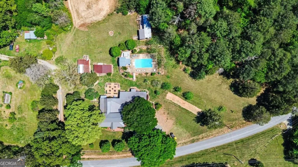 197 Hills Creek RD Taylorsville, GA 30178