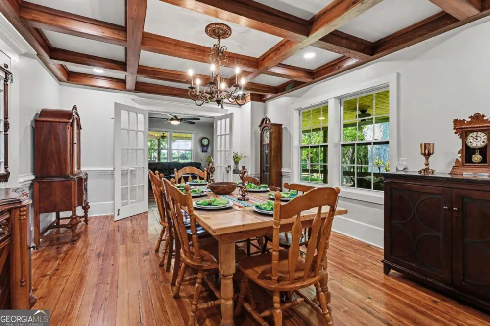 197 Hills Creek RD Taylorsville, GA 30178