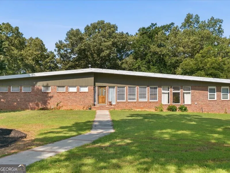 1960 County Road 102 Cedar Bluff, AL 35959