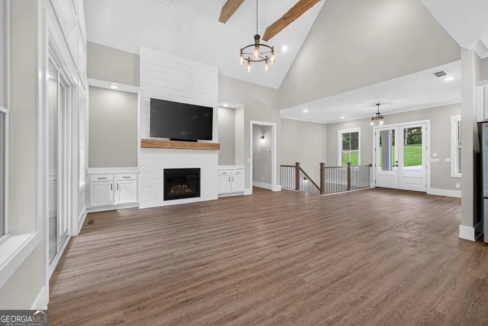 6052 Oak Hill DR Flowery Branch, GA 30542