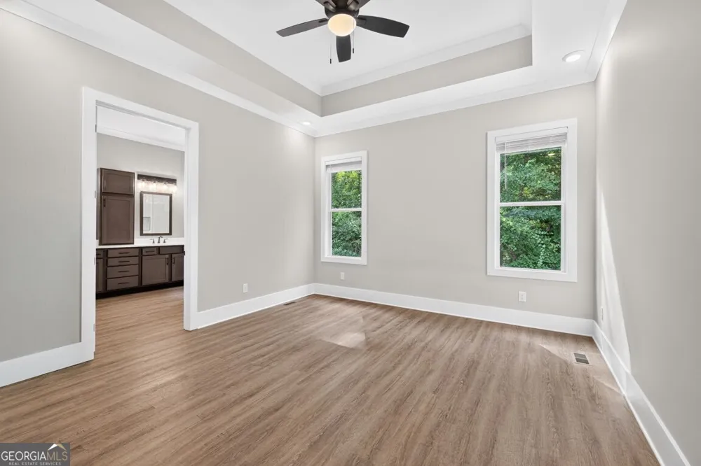 6052 Oak Hill DR Flowery Branch, GA 30542
