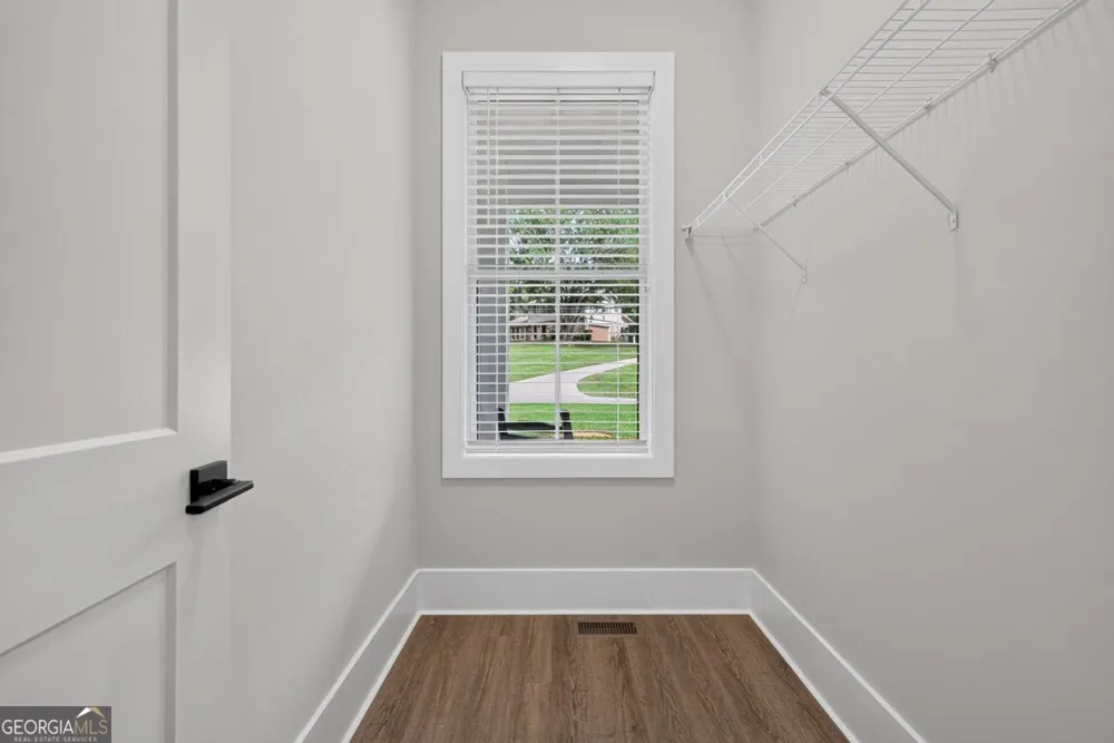 6052 Oak Hill DR Flowery Branch, GA 30542