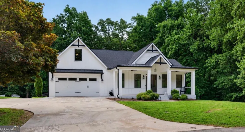 6052 Oak Hill DR Flowery Branch, GA 30542