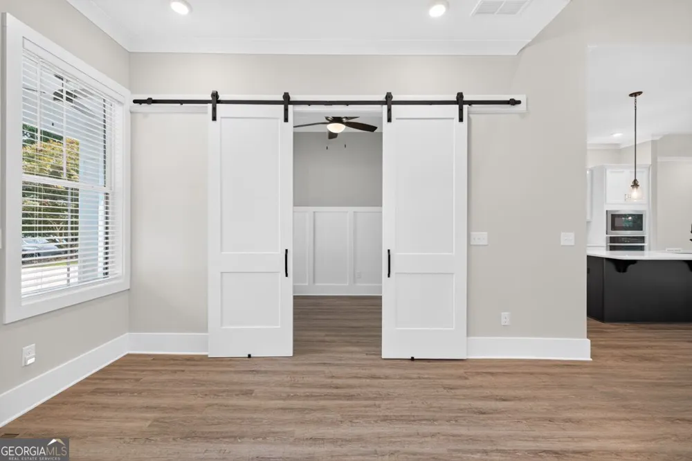 6052 Oak Hill DR Flowery Branch, GA 30542