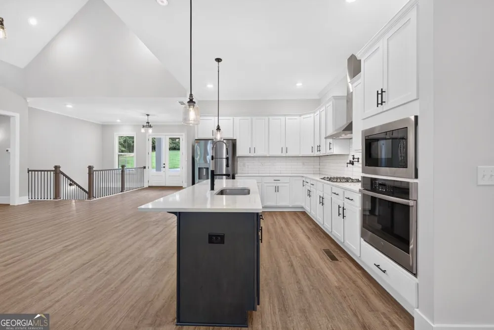 6052 Oak Hill DR Flowery Branch, GA 30542