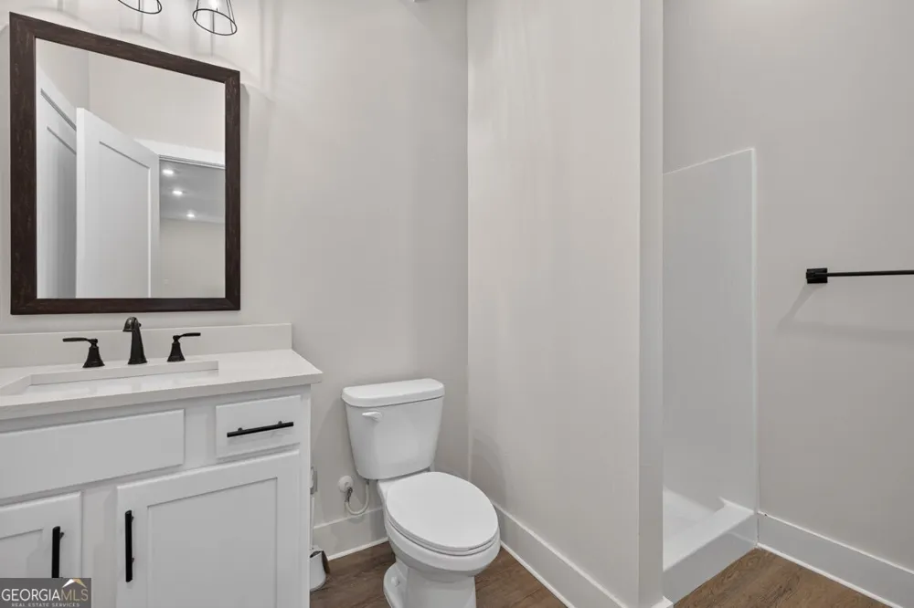 6052 Oak Hill DR Flowery Branch, GA 30542