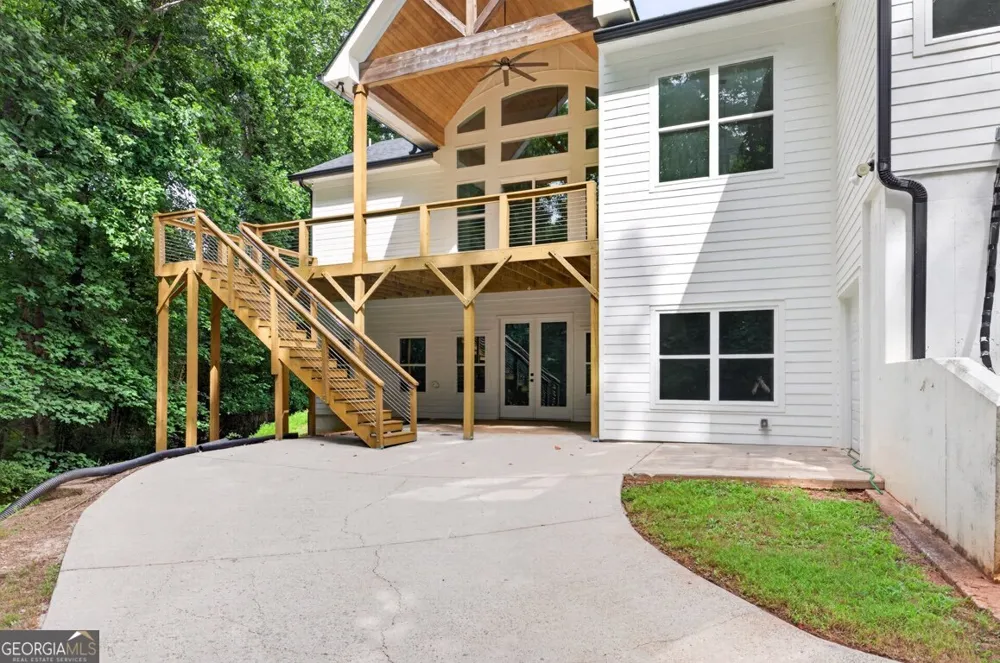 6052 Oak Hill DR Flowery Branch, GA 30542