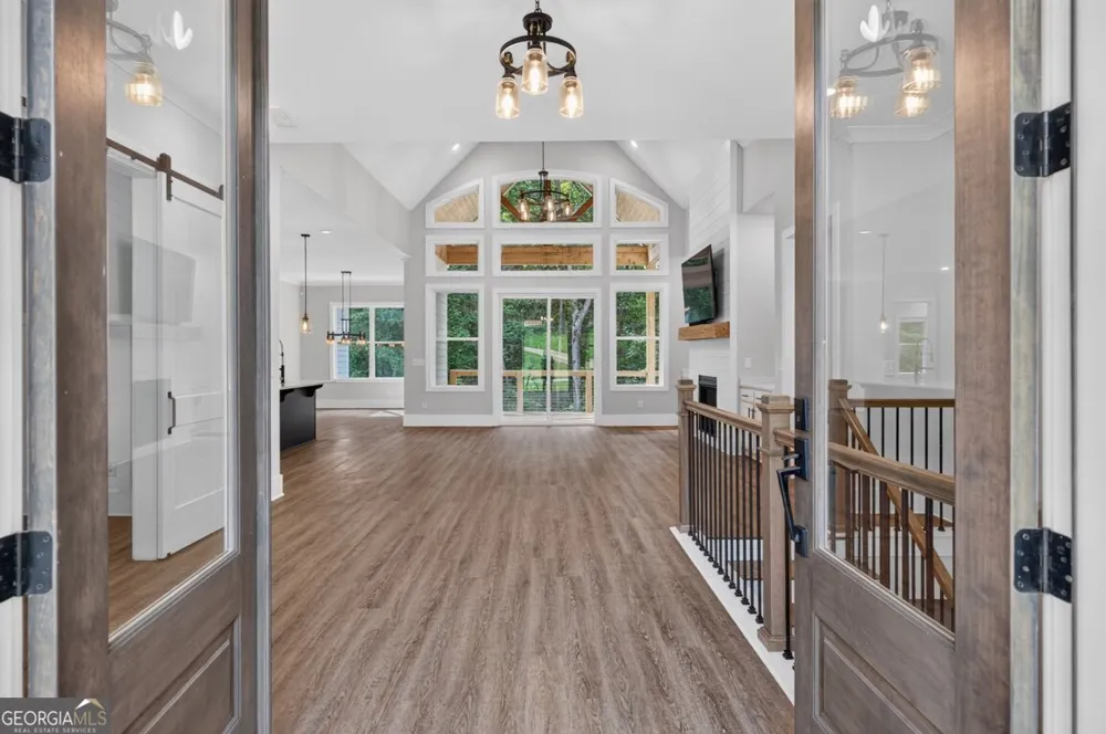 6052 Oak Hill DR Flowery Branch, GA 30542