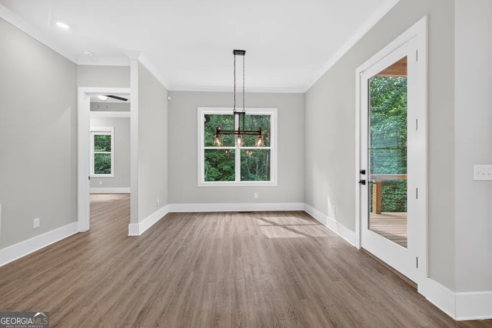 6052 Oak Hill DR Flowery Branch, GA 30542