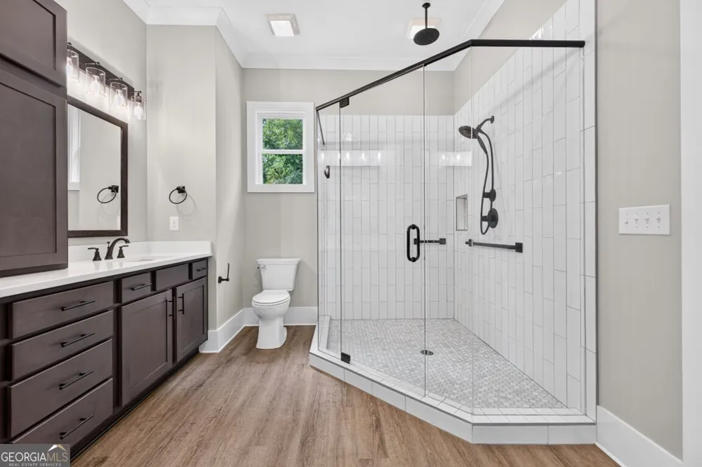 6052 Oak Hill DR Flowery Branch, GA 30542