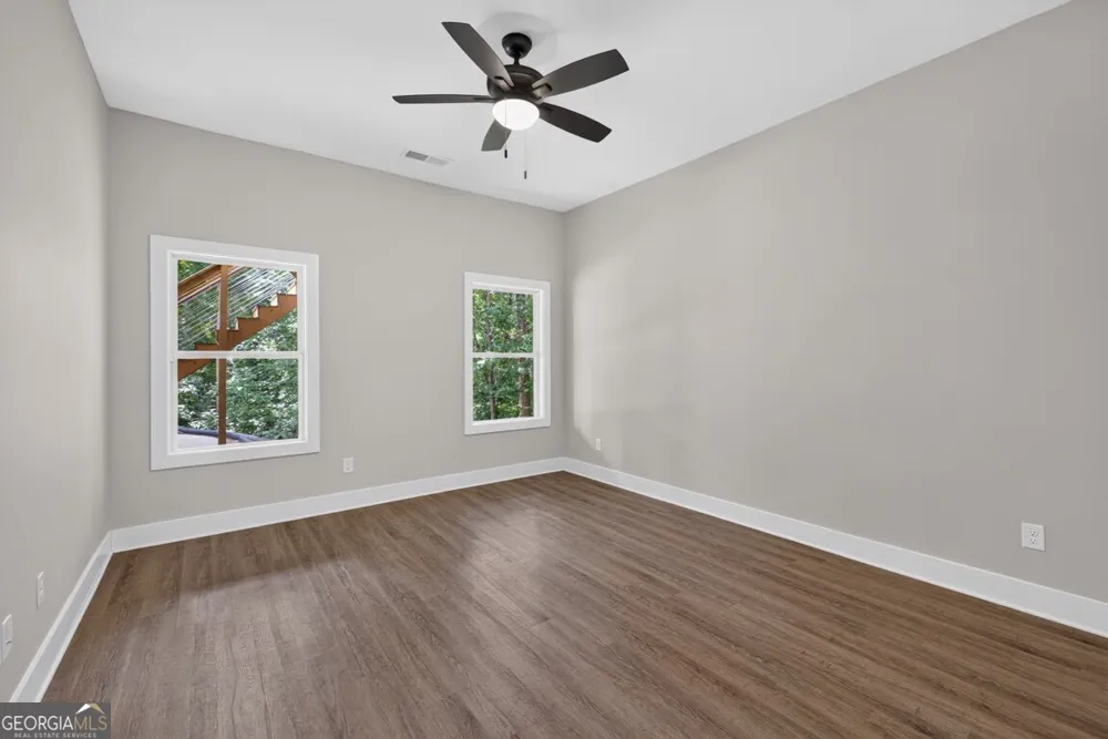 6052 Oak Hill DR Flowery Branch, GA 30542