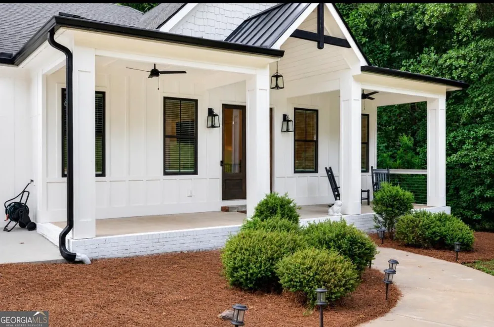 6052 Oak Hill DR Flowery Branch, GA 30542