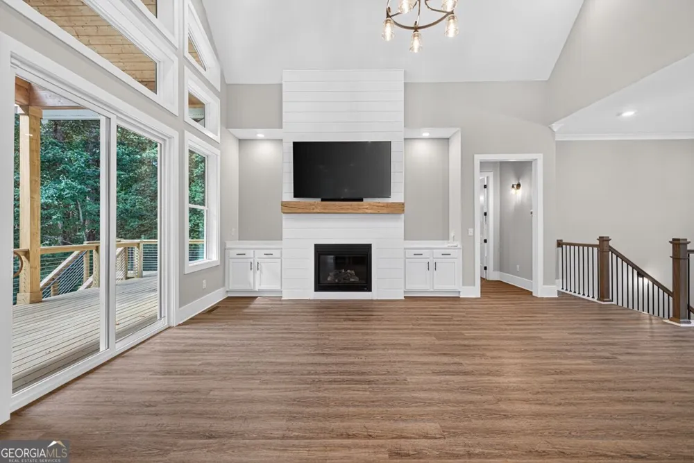 6052 Oak Hill DR Flowery Branch, GA 30542