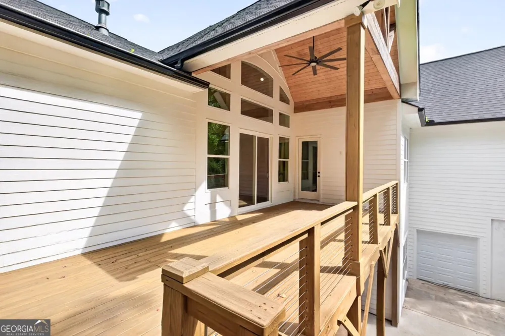 6052 Oak Hill DR Flowery Branch, GA 30542