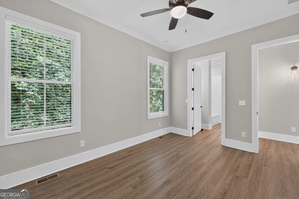 6052 Oak Hill DR Flowery Branch, GA 30542