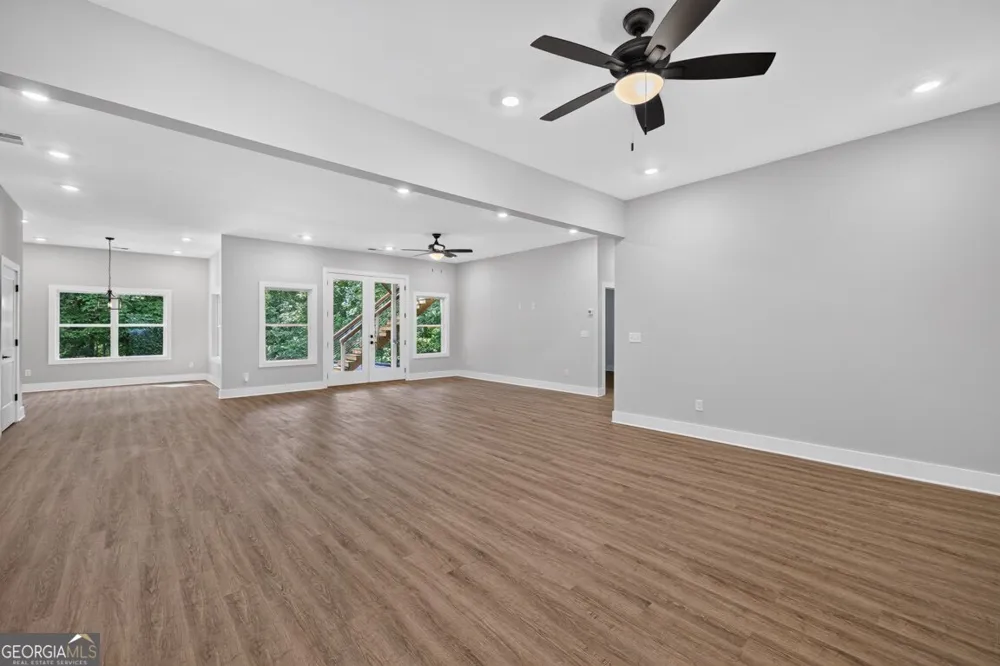 6052 Oak Hill DR Flowery Branch, GA 30542