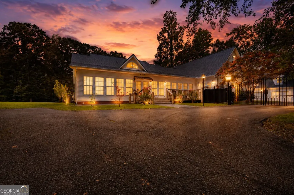 320 Alewine AVE Tallapoosa, GA 30176