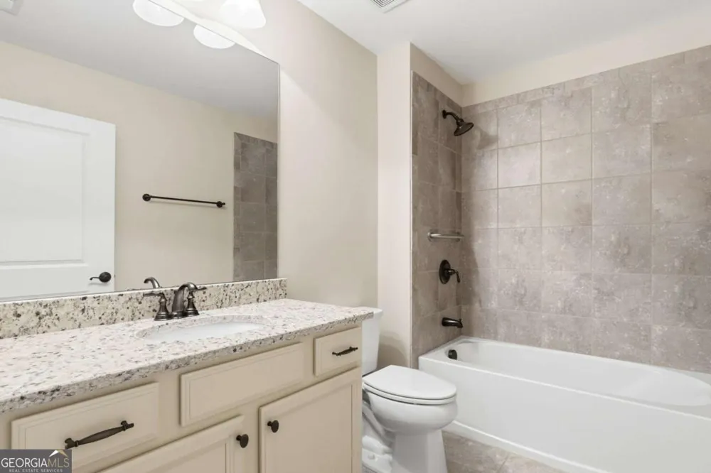 1790 Nestledown DR Cumming, GA 30040