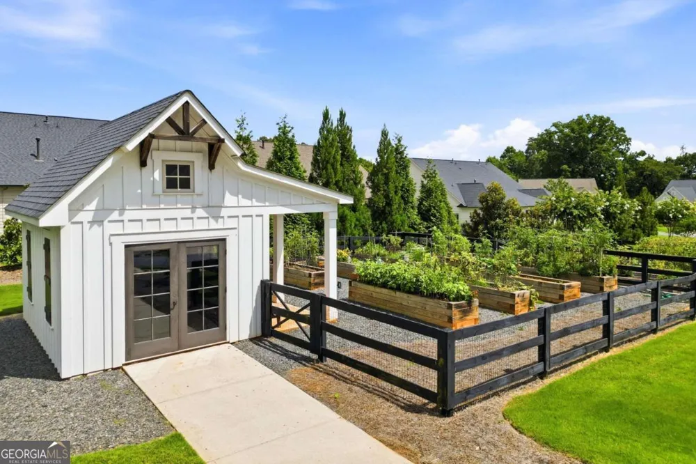1790 Nestledown DR Cumming, GA 30040