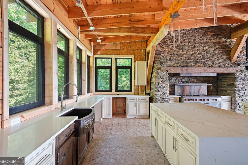 389 Fort Mountain RD Blairsville, GA 30512