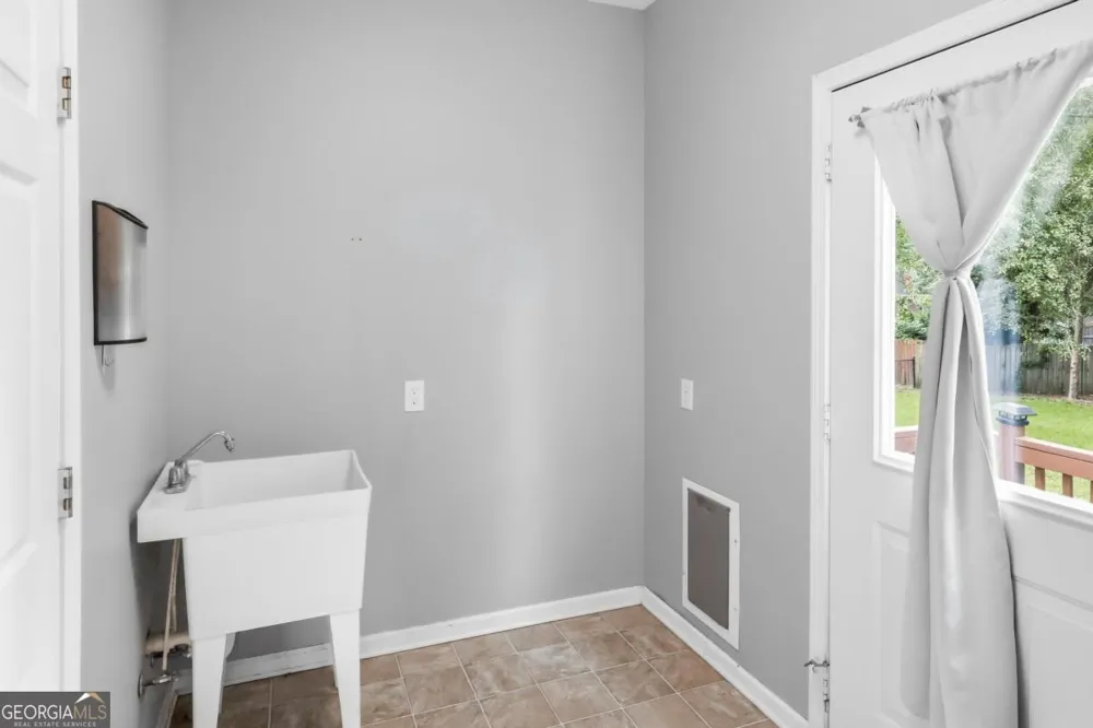 132 Hidden Creek CIR Lizella, GA 31052