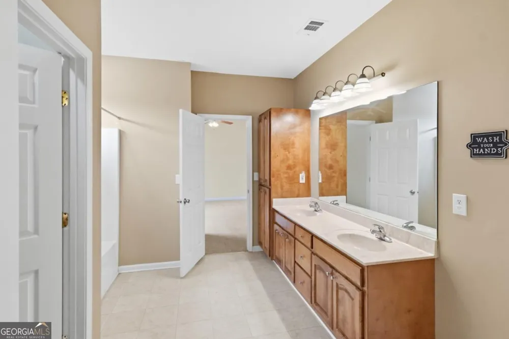 132 Hidden Creek CIR Lizella, GA 31052