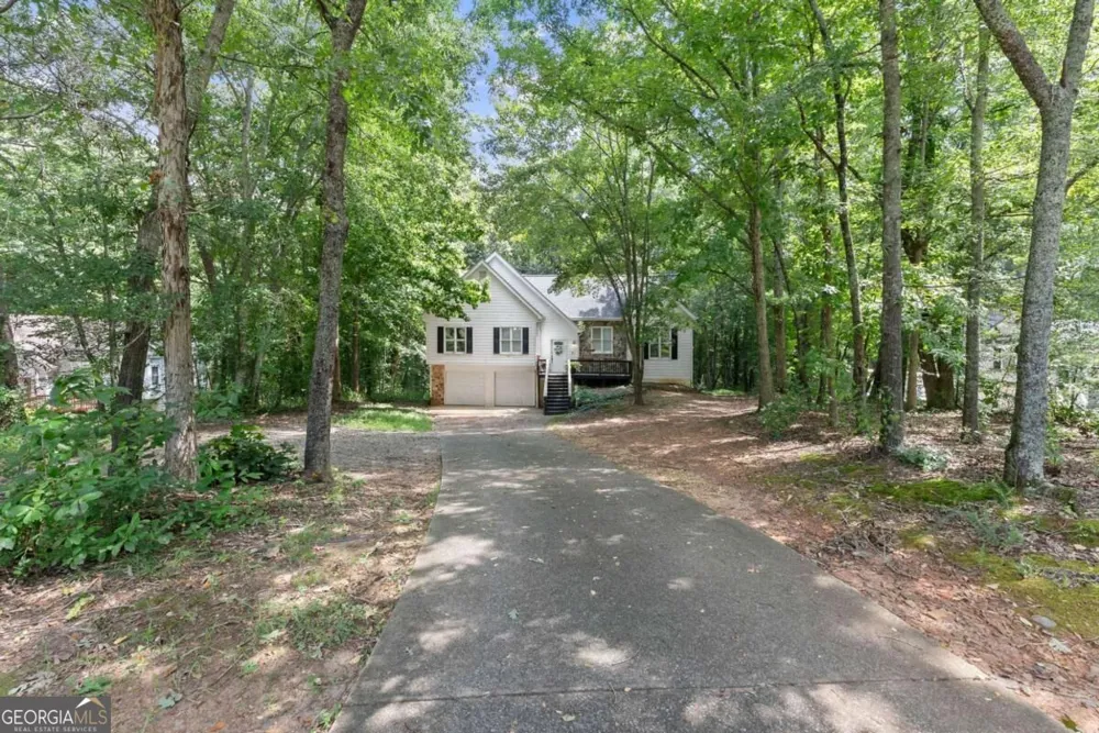 6055 Rolling Oaks LN Cumming, GA 30040