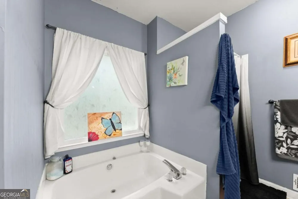 6055 Rolling Oaks LN Cumming, GA 30040