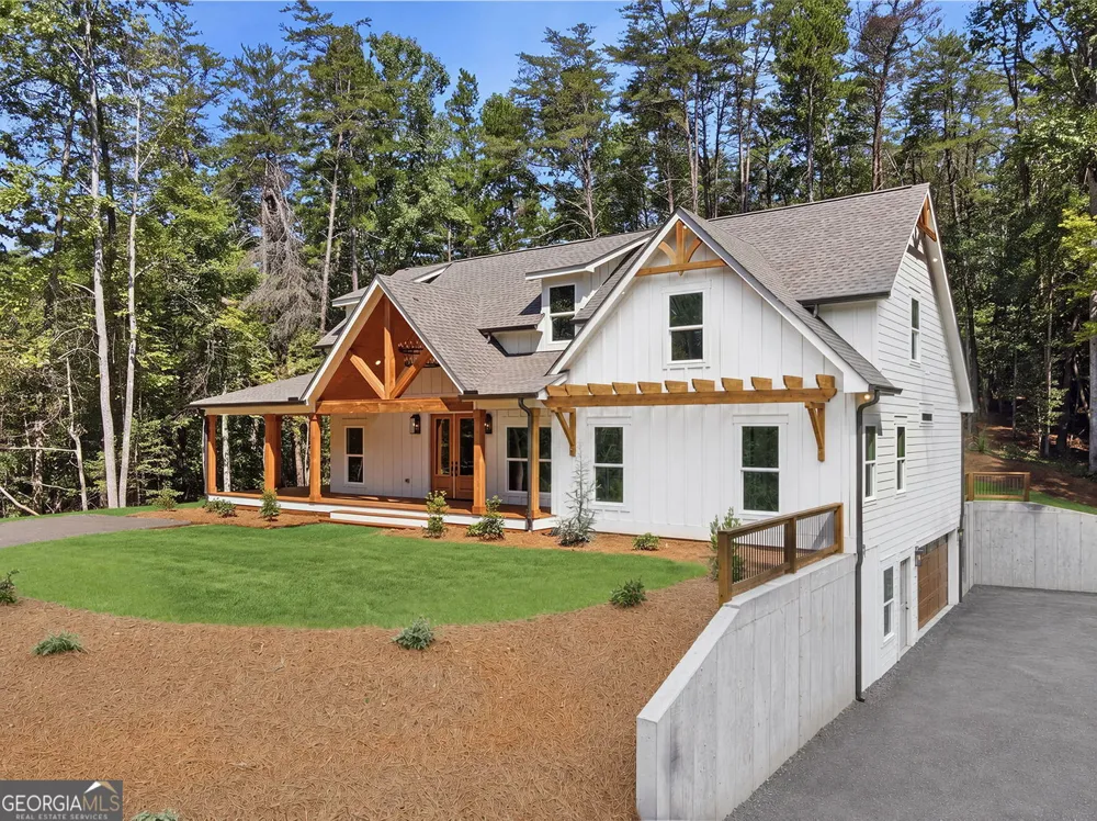300 Rainmore DR Dahlonega, GA 30533