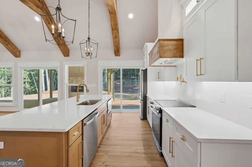 300 Rainmore DR Dahlonega, GA 30533