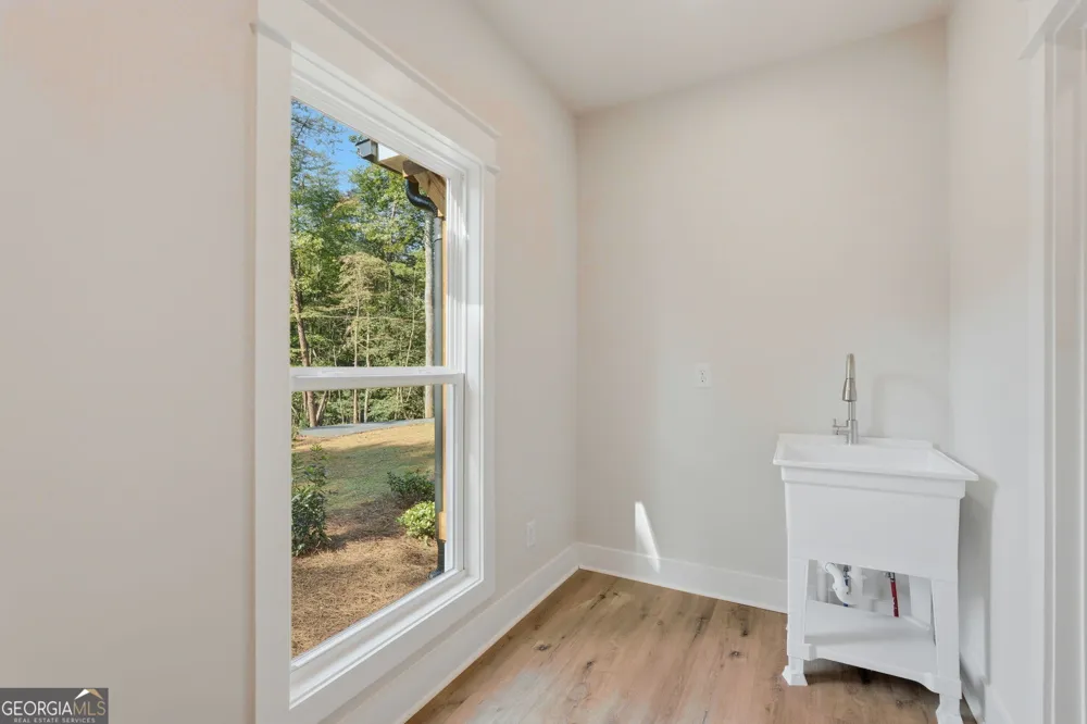 300 Rainmore DR Dahlonega, GA 30533