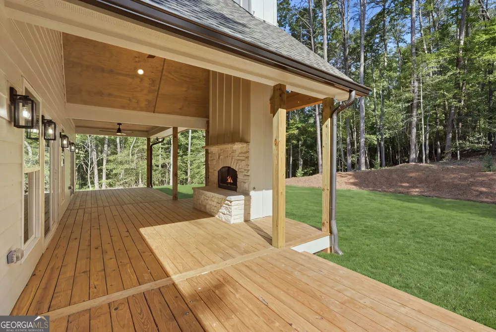 300 Rainmore DR Dahlonega, GA 30533
