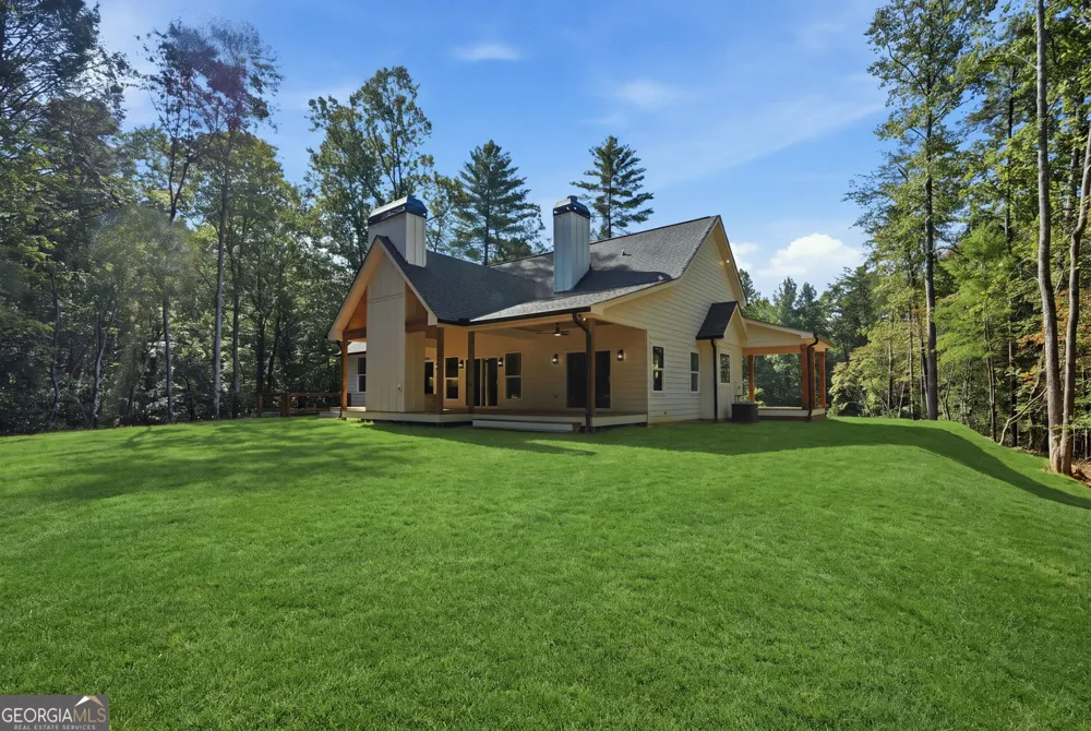 300 Rainmore DR Dahlonega, GA 30533