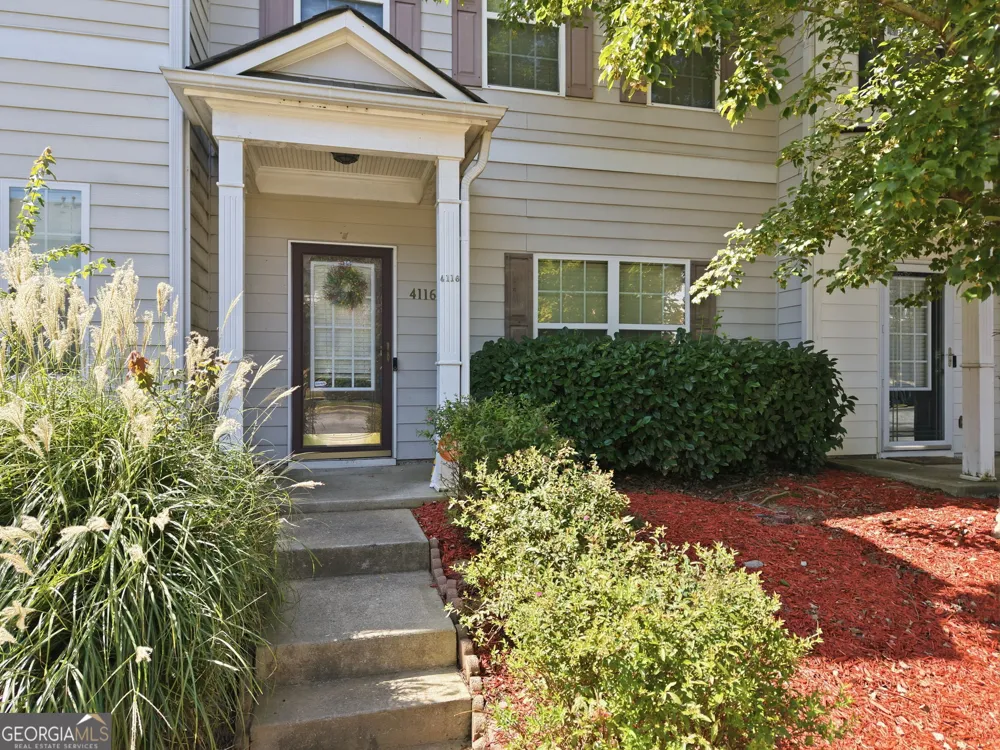 4116 Flat TRL Union City, GA 30291