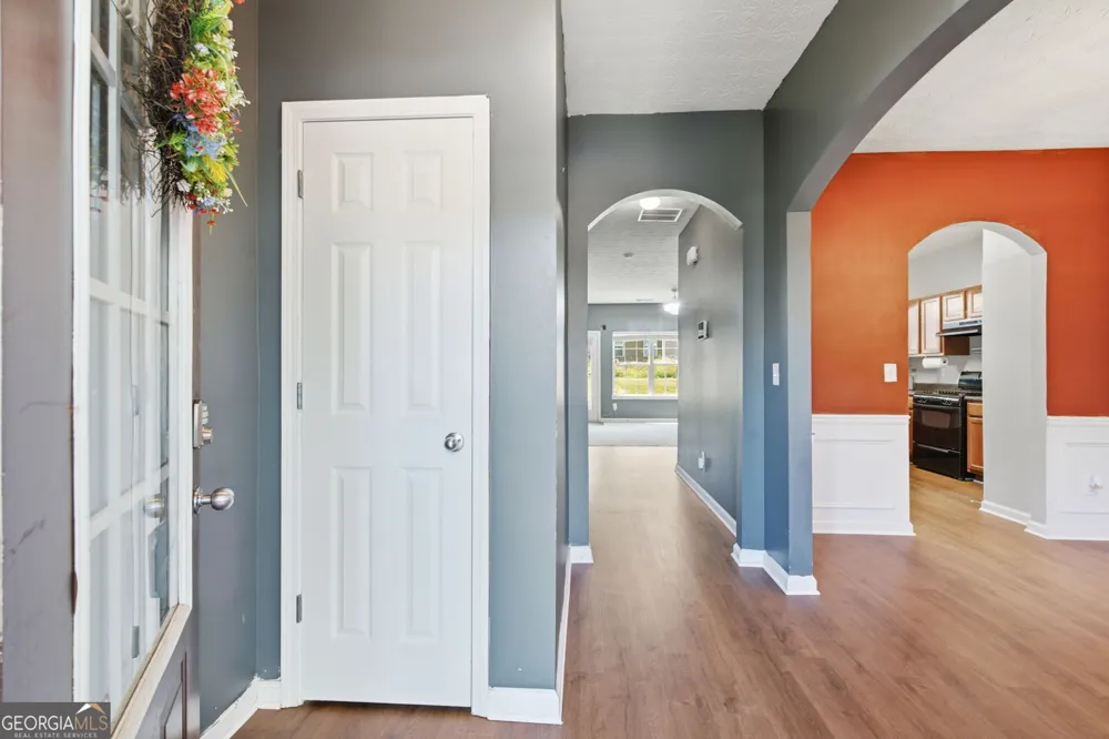4116 Flat TRL Union City, GA 30291