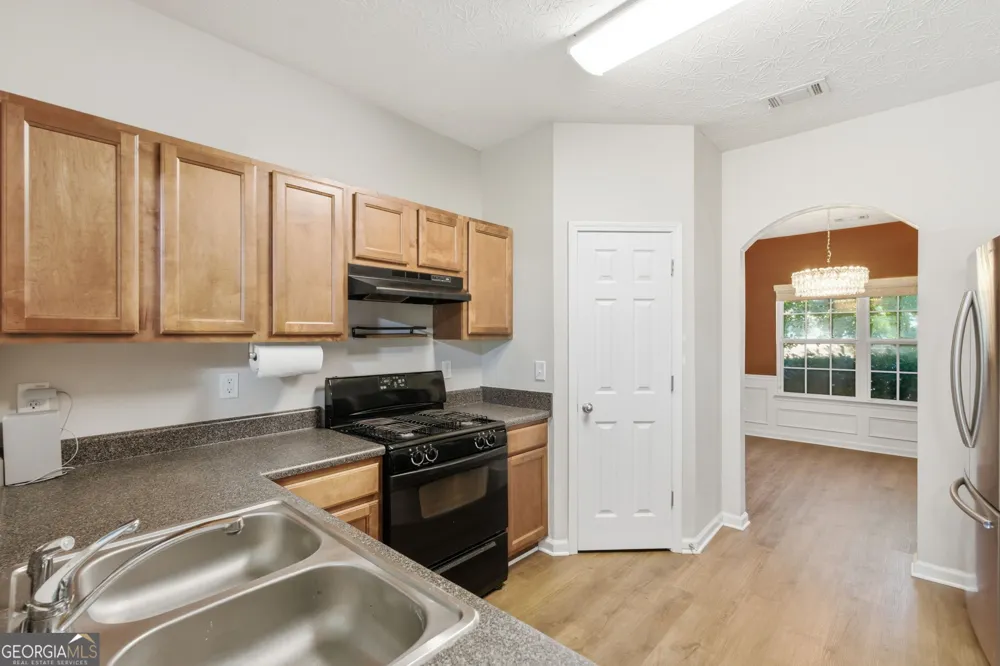4116 Flat TRL Union City, GA 30291