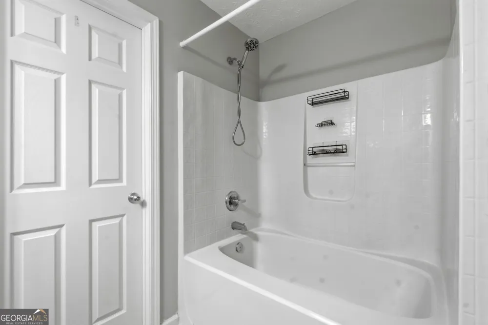 4116 Flat TRL Union City, GA 30291