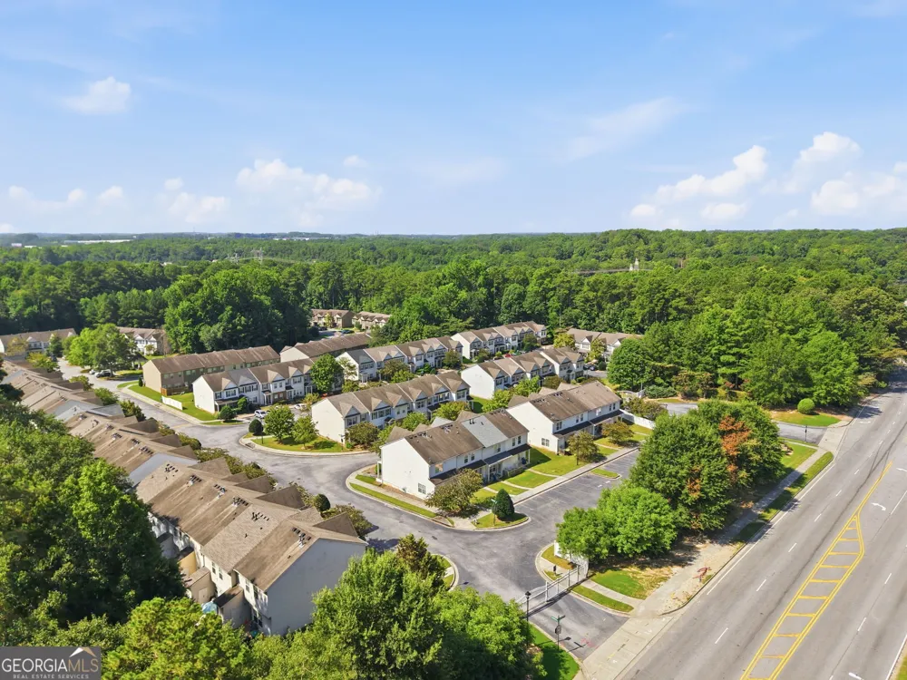 4116 Flat TRL Union City, GA 30291