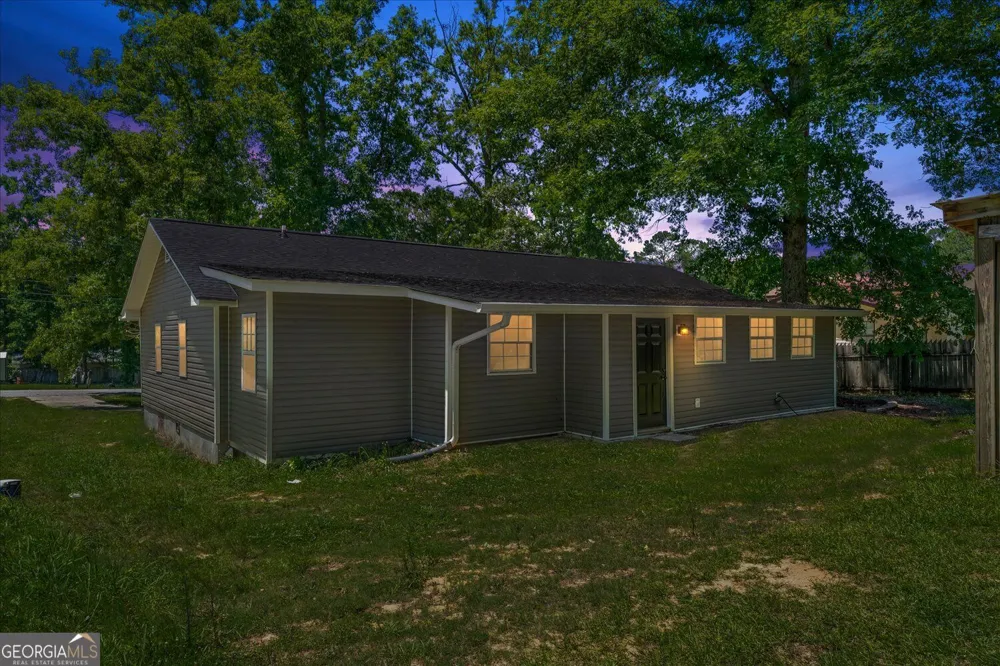 566 Shadowmoor CIR Thomson, GA 30824
