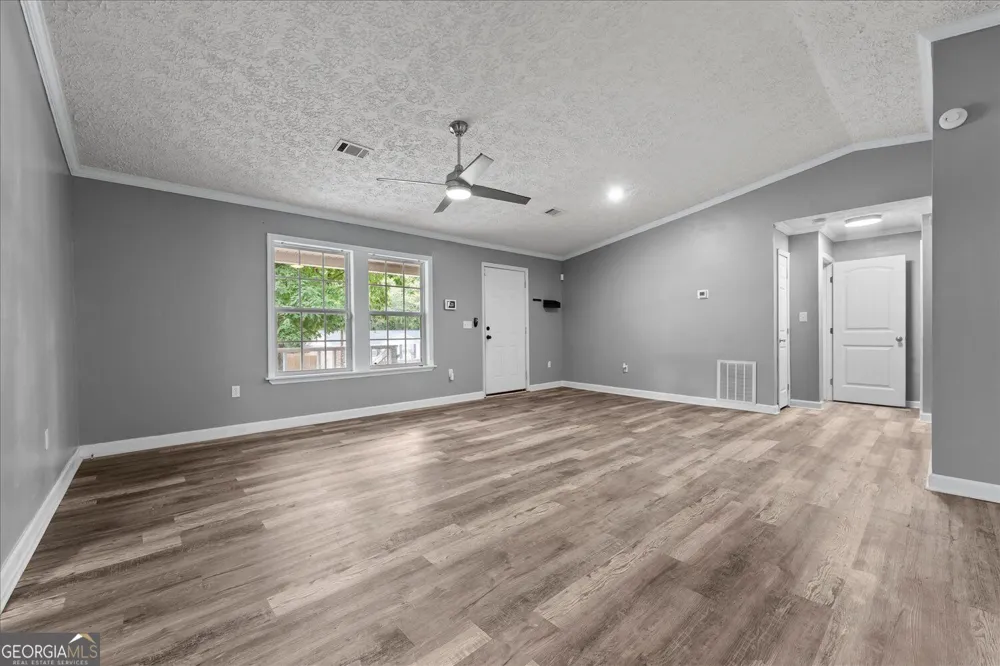 566 Shadowmoor CIR Thomson, GA 30824