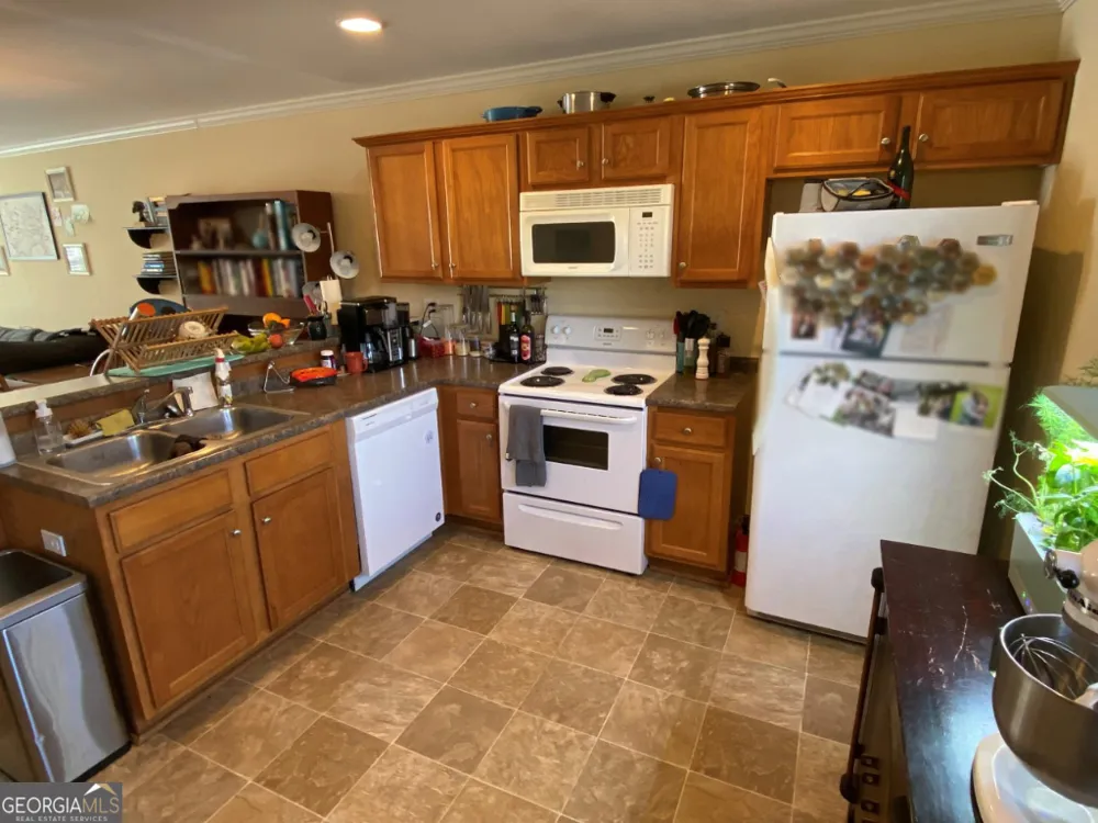 232 Epps Bridge RD Athens, GA 30606