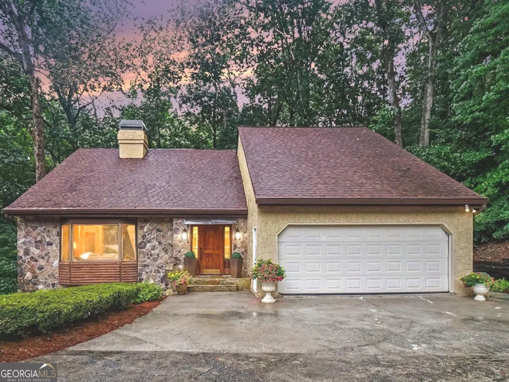 365 Crosstree LN Sandy Springs, GA 30328