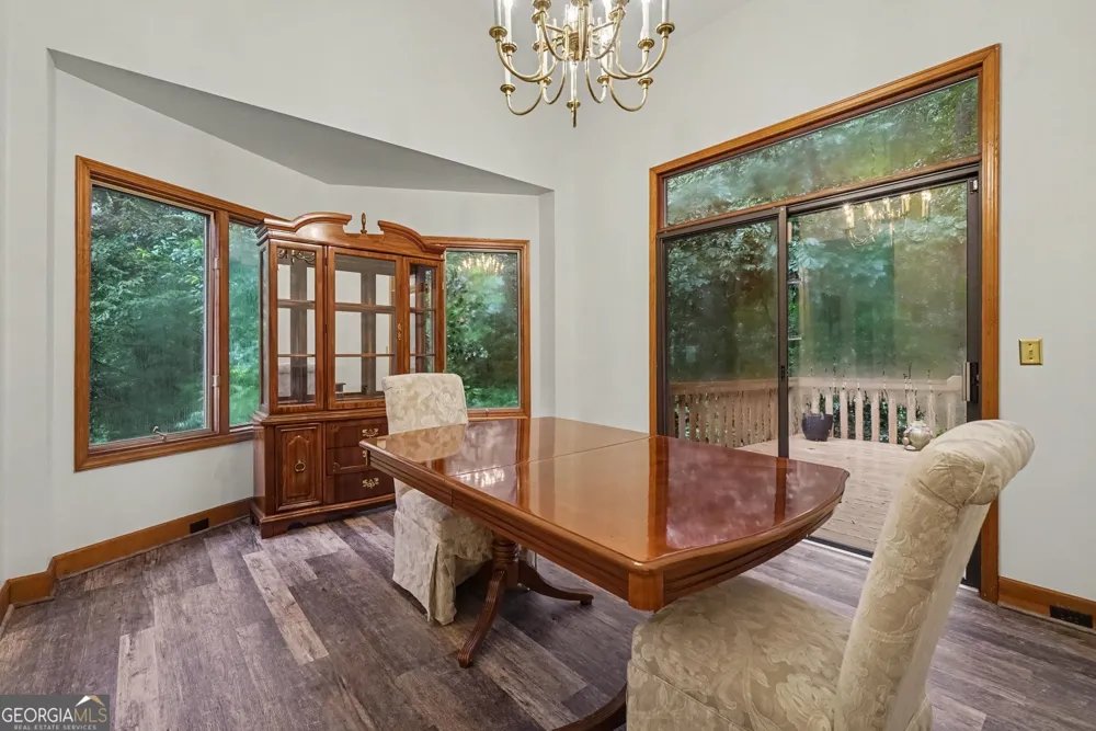 365 Crosstree LN Sandy Springs, GA 30328