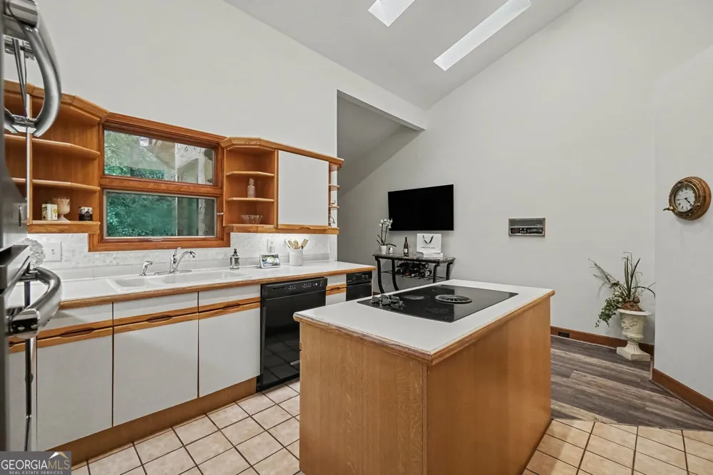 365 Crosstree LN Sandy Springs, GA 30328