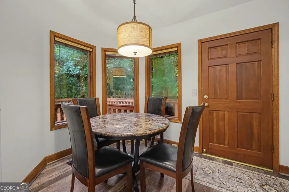 365 Crosstree LN Sandy Springs, GA 30328